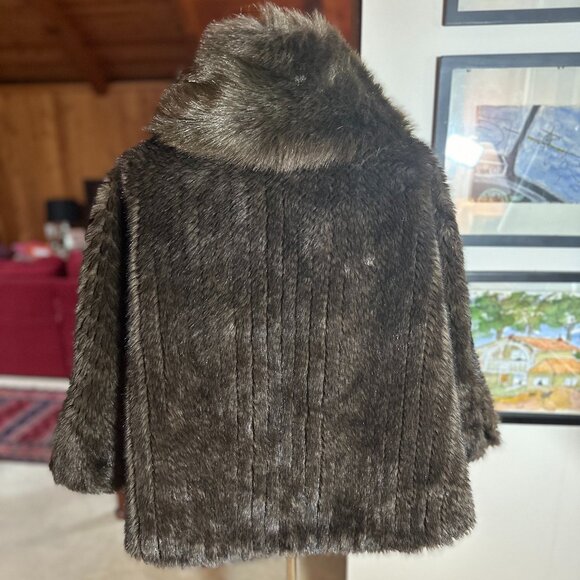 NWT - TERRY LEWIS Brown Faux Fur Turtleneck Poncho – OS - Picture 5 of 8